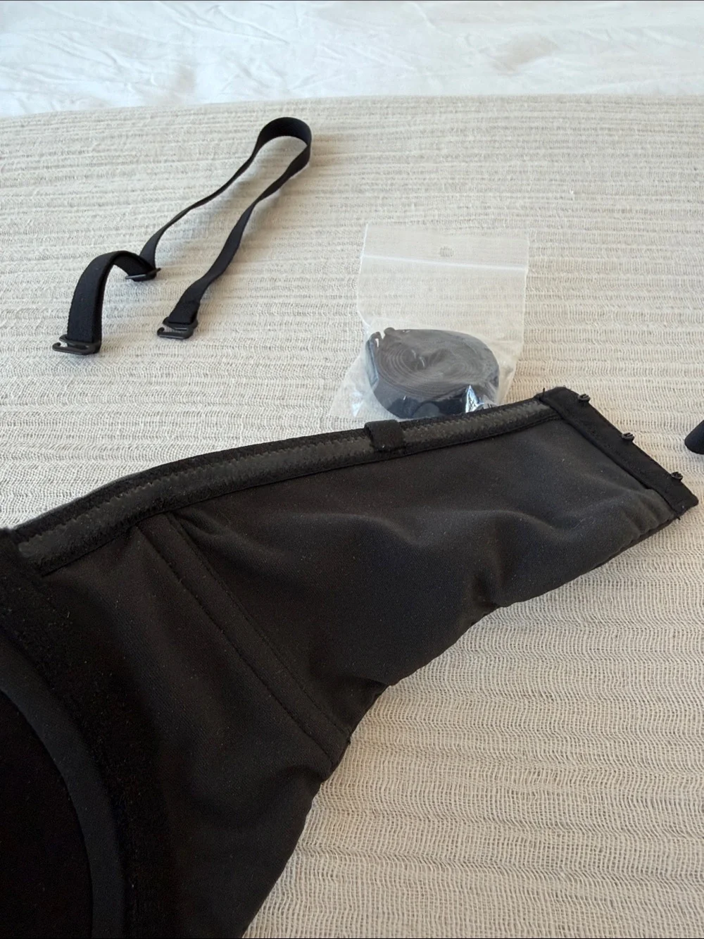 SKIMS Black Strapless Convertible Balconette Bra 34B - Picture 5 of 6